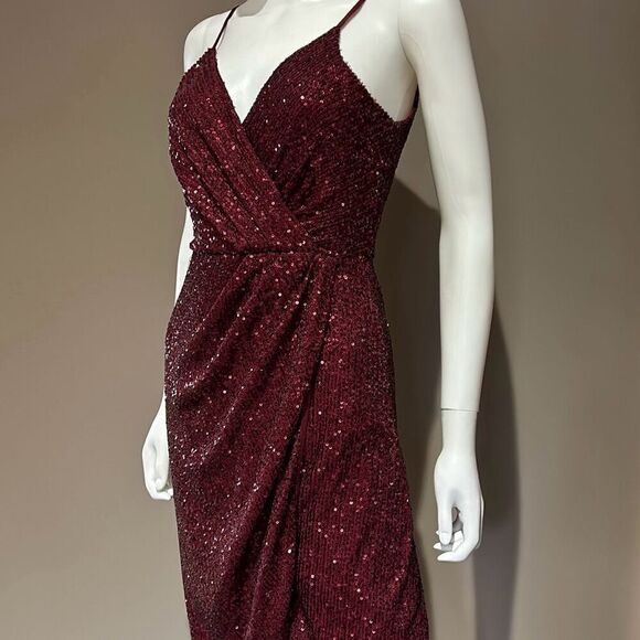 Francesca’s NWT Burgundy Sequin Formal Tulip Dress Medium - Picture 1 of 16